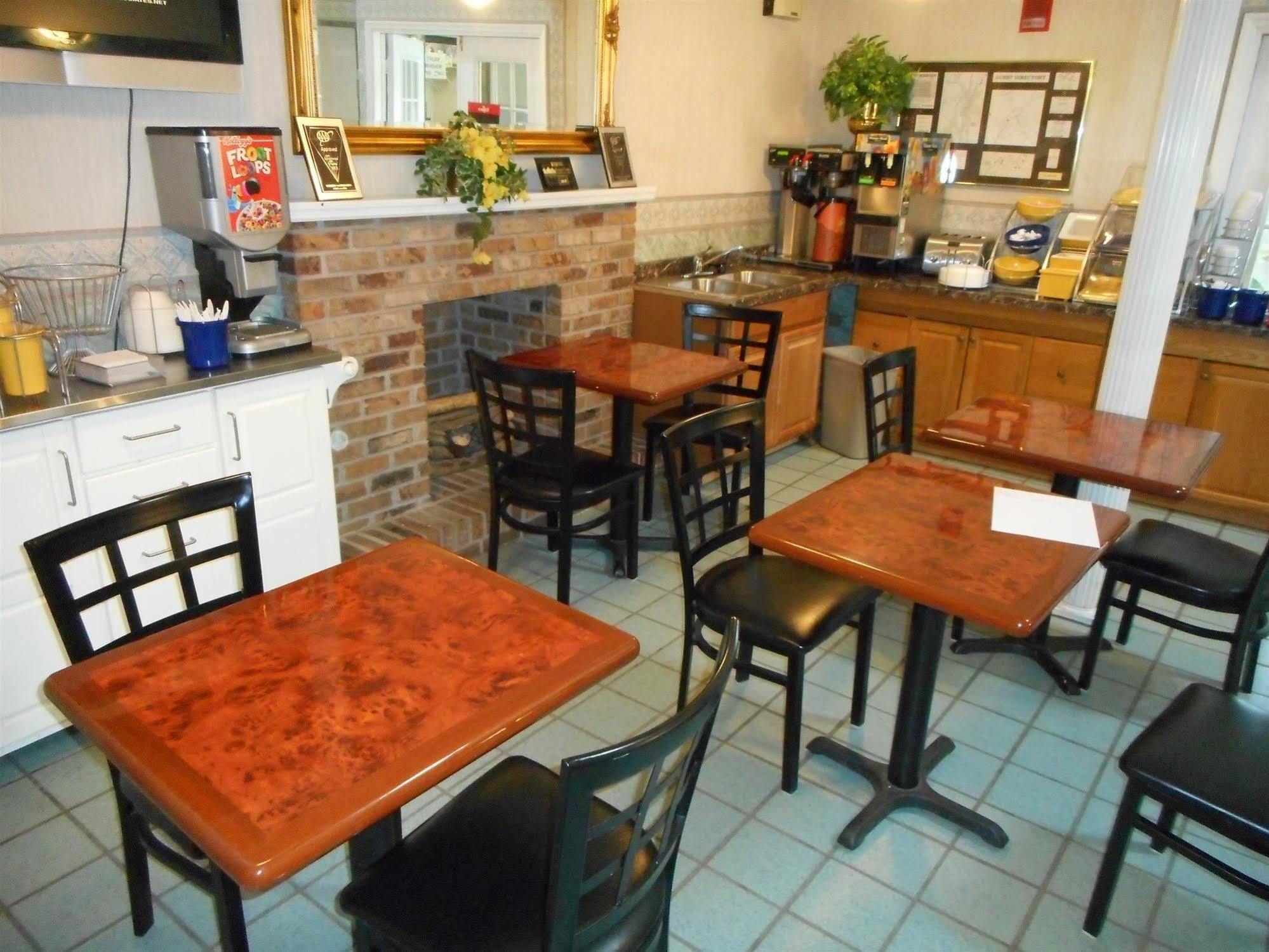 Americas Best Value Inn Blue Ridge Esterno foto